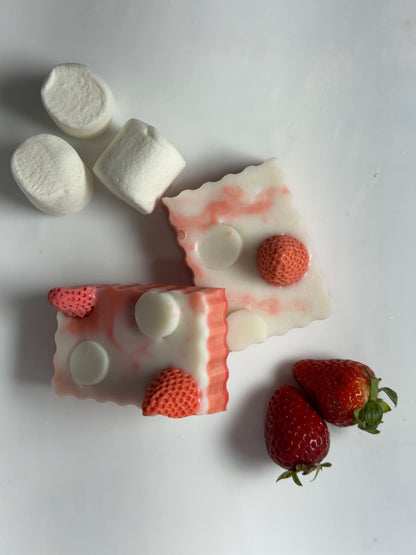 Fluffy Strawberry Marshmallow | Goats Milk Soap Bar